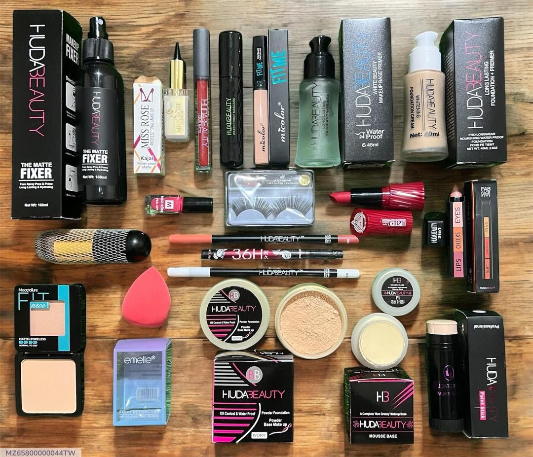 Makeup Deal| Girls Makeup Deal| Makeup Deal In Reasonable Price| Huda makeup Deal| Miss Rose Makeup Deal 🥳